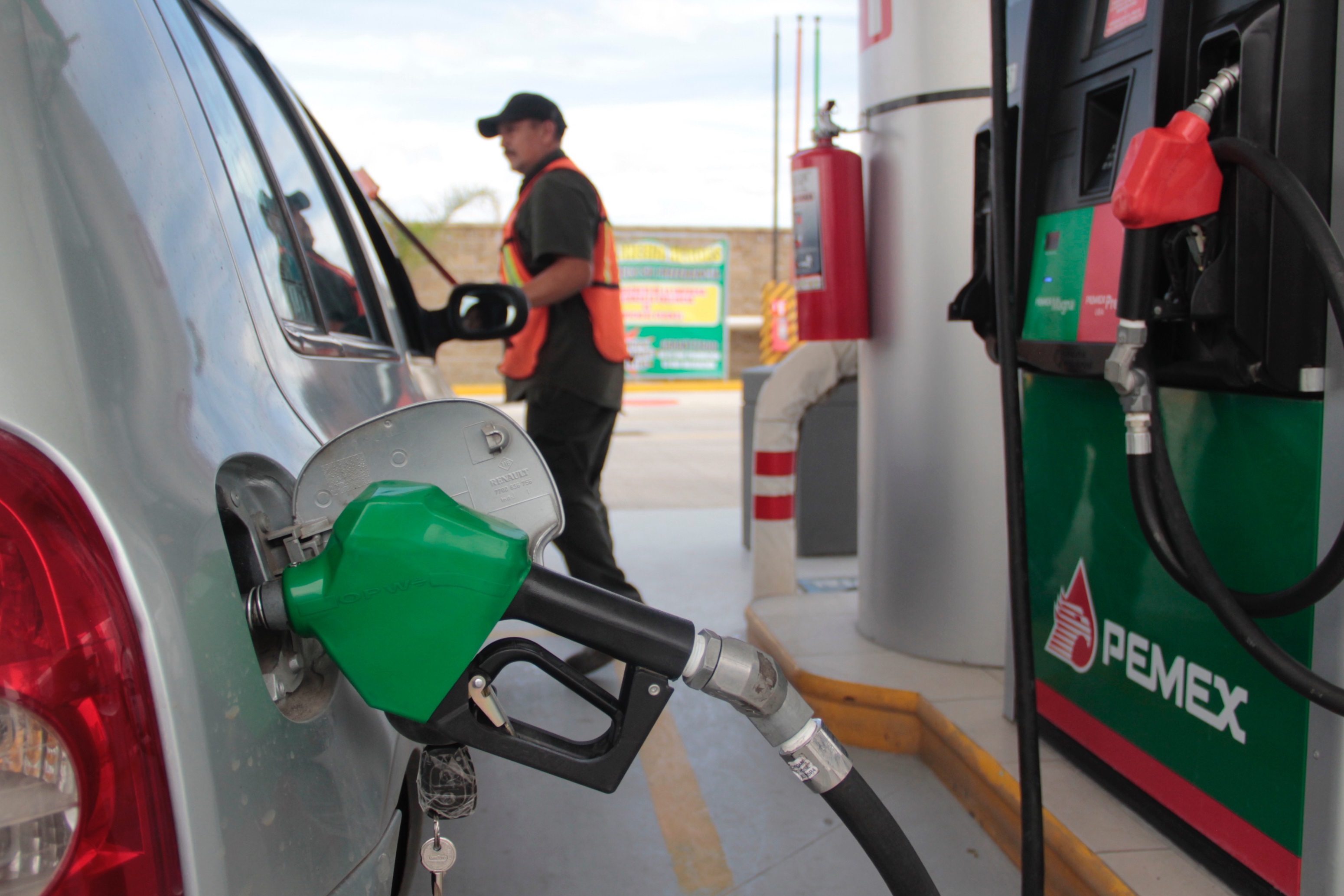 Diputados poblanos de Morena se negaron a detener gasolinazo