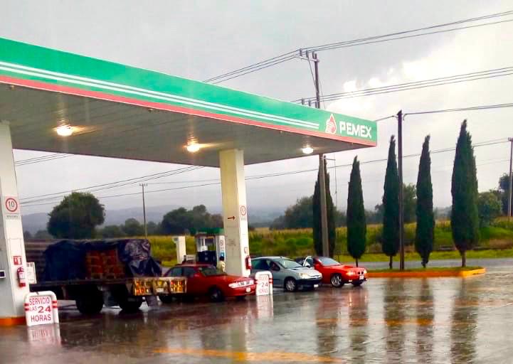 Hay en Puebla litros de gasolina en 16.85 pesos