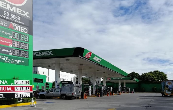 Cachan a gasolinera que despacha litros incompletos en Puebla