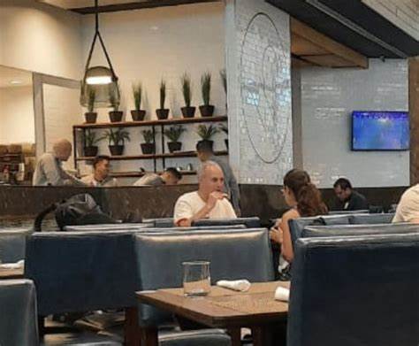 López Dóriga difunde foto de López-Gatell que hizo enojar a AMLOvers