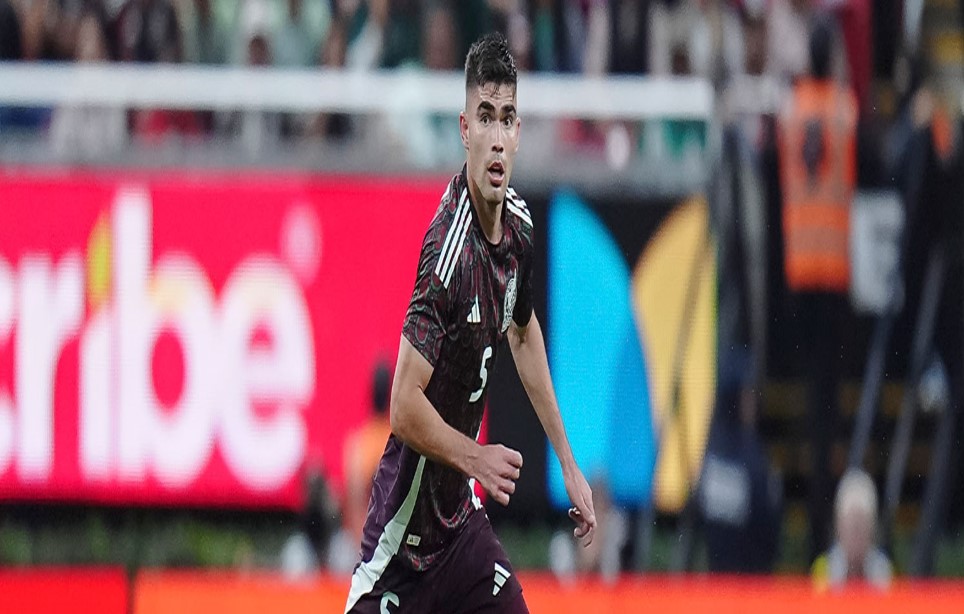 Johan Vásquez causa baja de la Selección Nacional de México