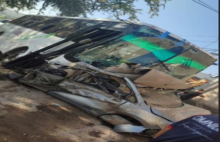 VIDEO Así fue el choque de un camión contra autos estacionados en Tonalá, Jalisco