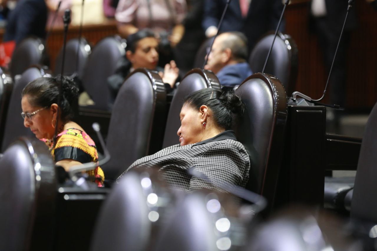 Silencio que están durmiendo, así captan a la Diputada morenista, Herminia López