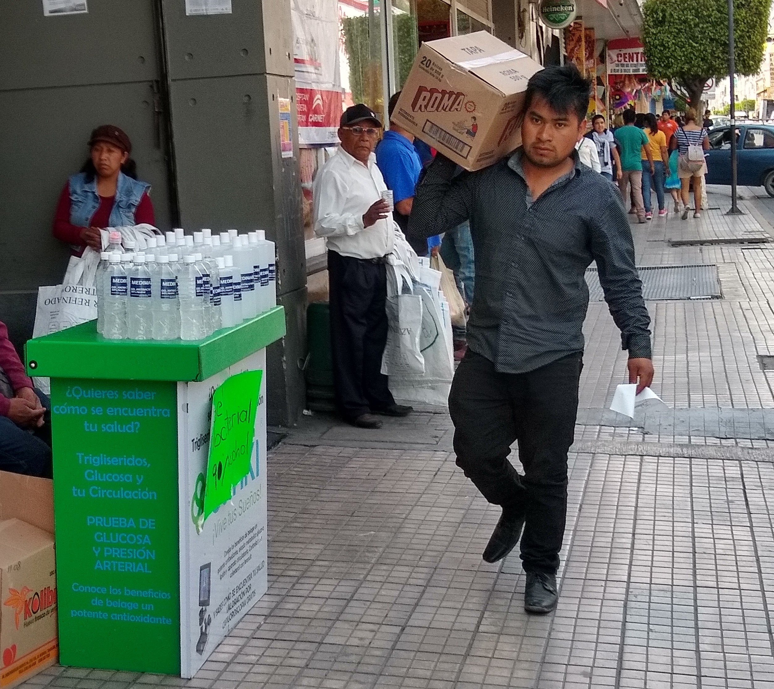Venden gel antibacterial pirata en Tehuacán