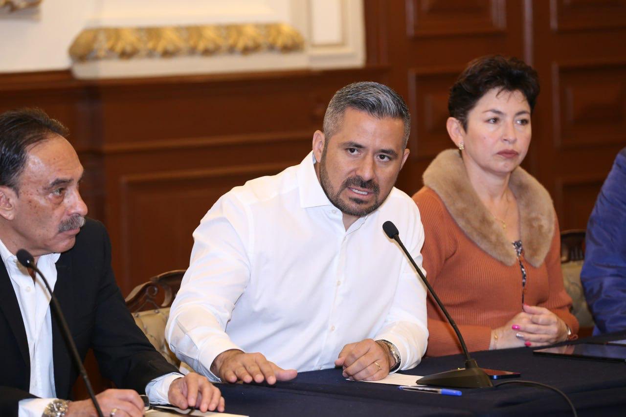 Adán Domínguez se reúne con administradores de los 21 mercados municipales