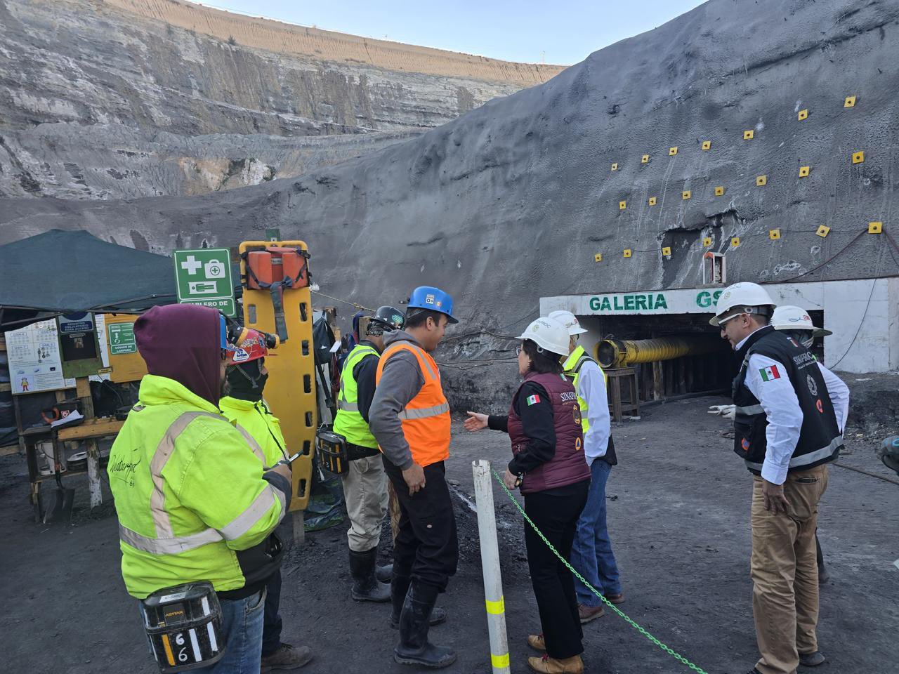 Autoridades Federales se reúnen con familias de mineros de El Pinabete