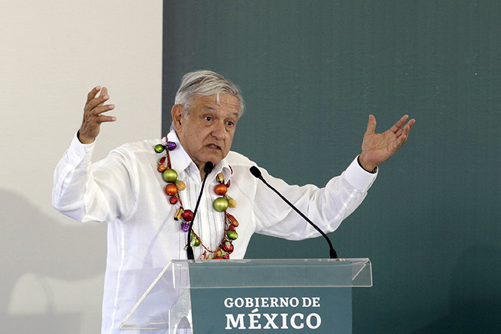 Huachicol se robó 65 mil mdp en México, denuncia AMLO