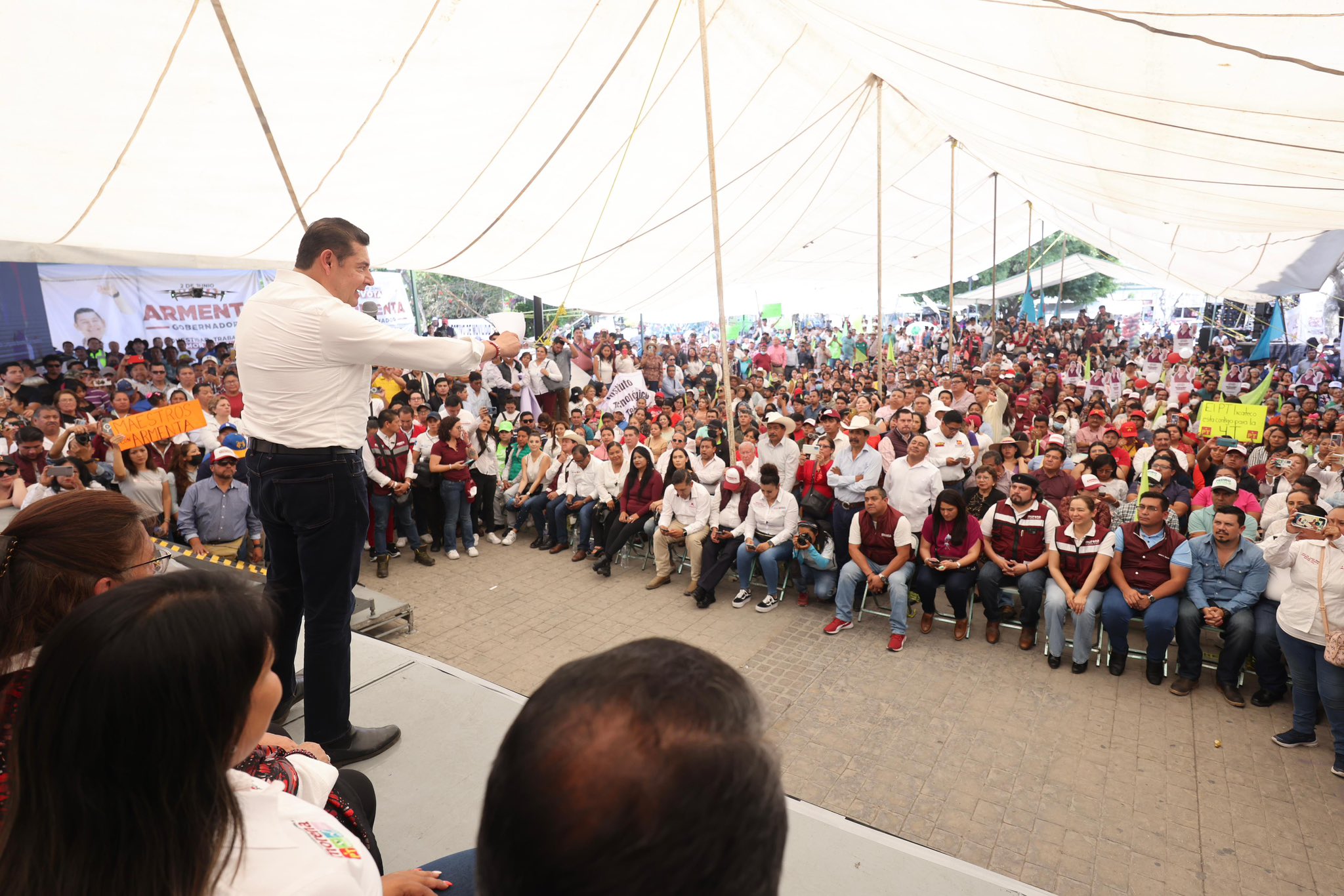 Propone Armenta reconvertir cada año mil unidades de transporte a eléctricos 