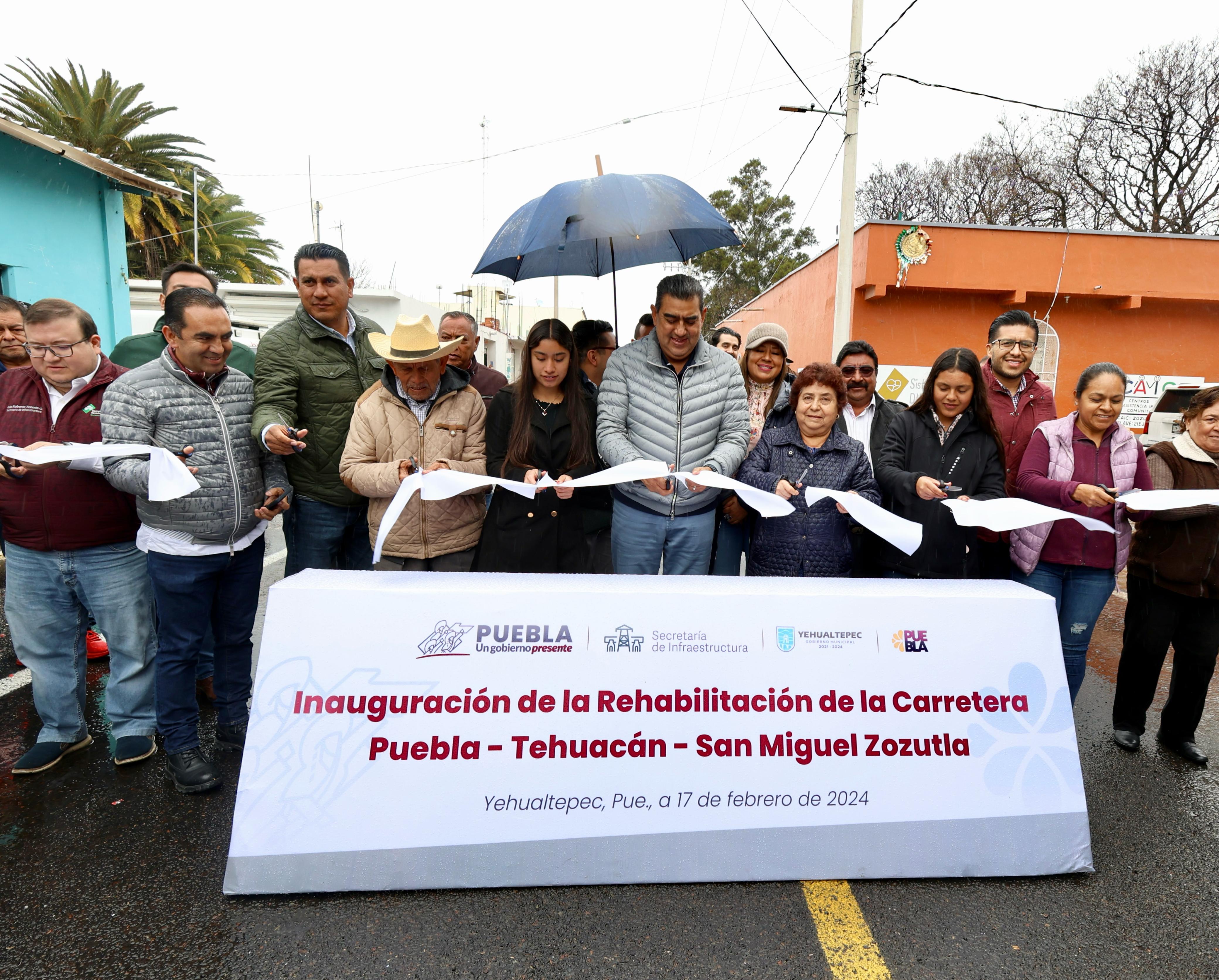 Gobierno de Puebla respeta al pueblo, no coacciona programas sociales: Sergio Salomón