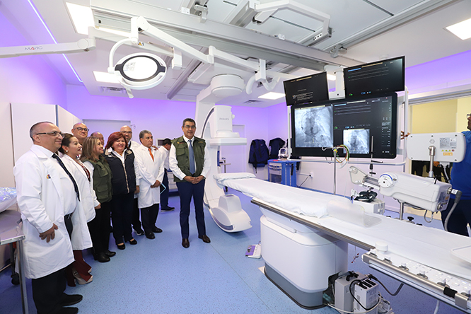 Céspedes inaugura Sala de Hemodinamia del Complejo Médico del Sur