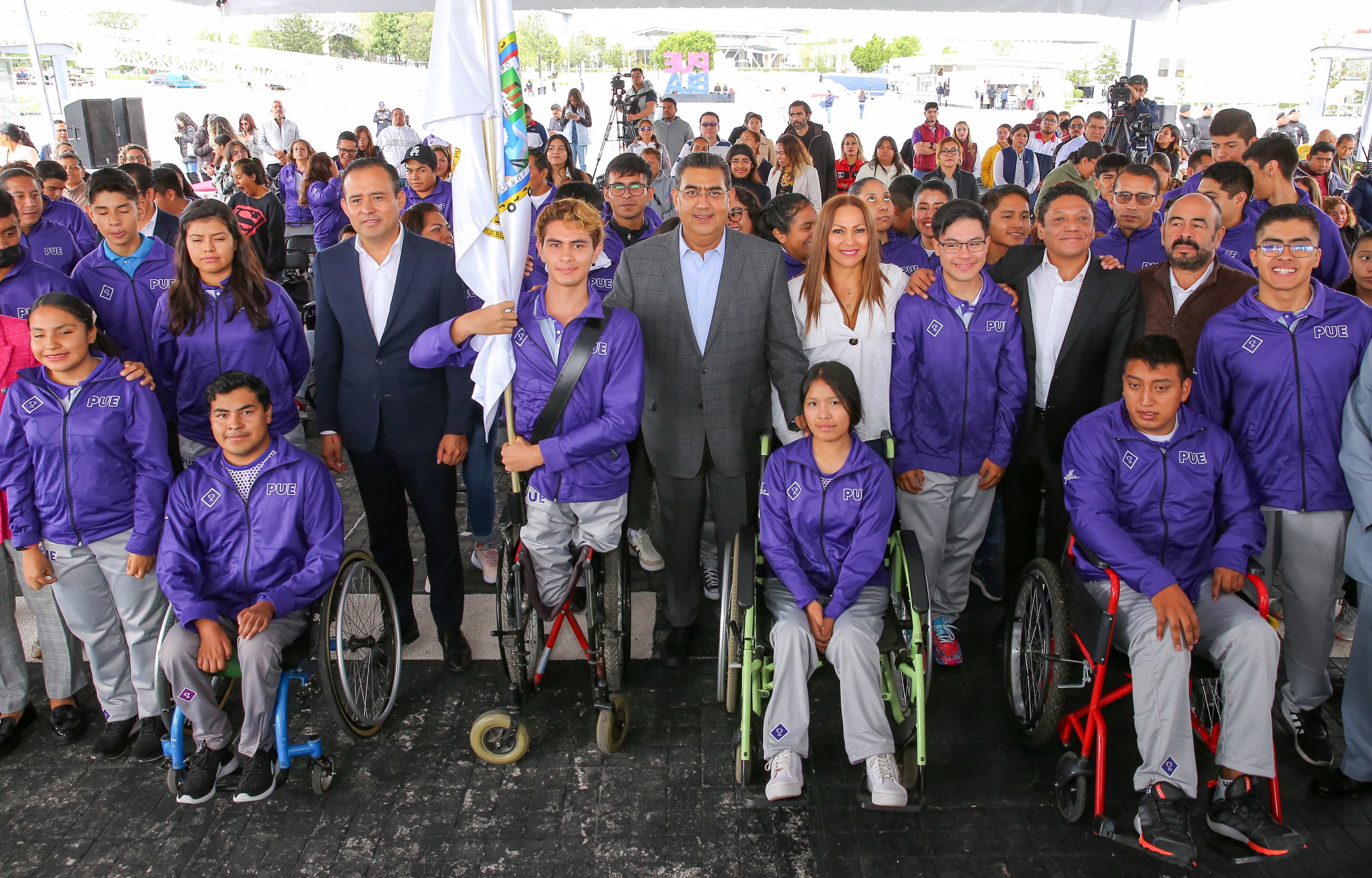 Céspedes abandera a delegación poblana rumbo a Paranacionales Conade 2023