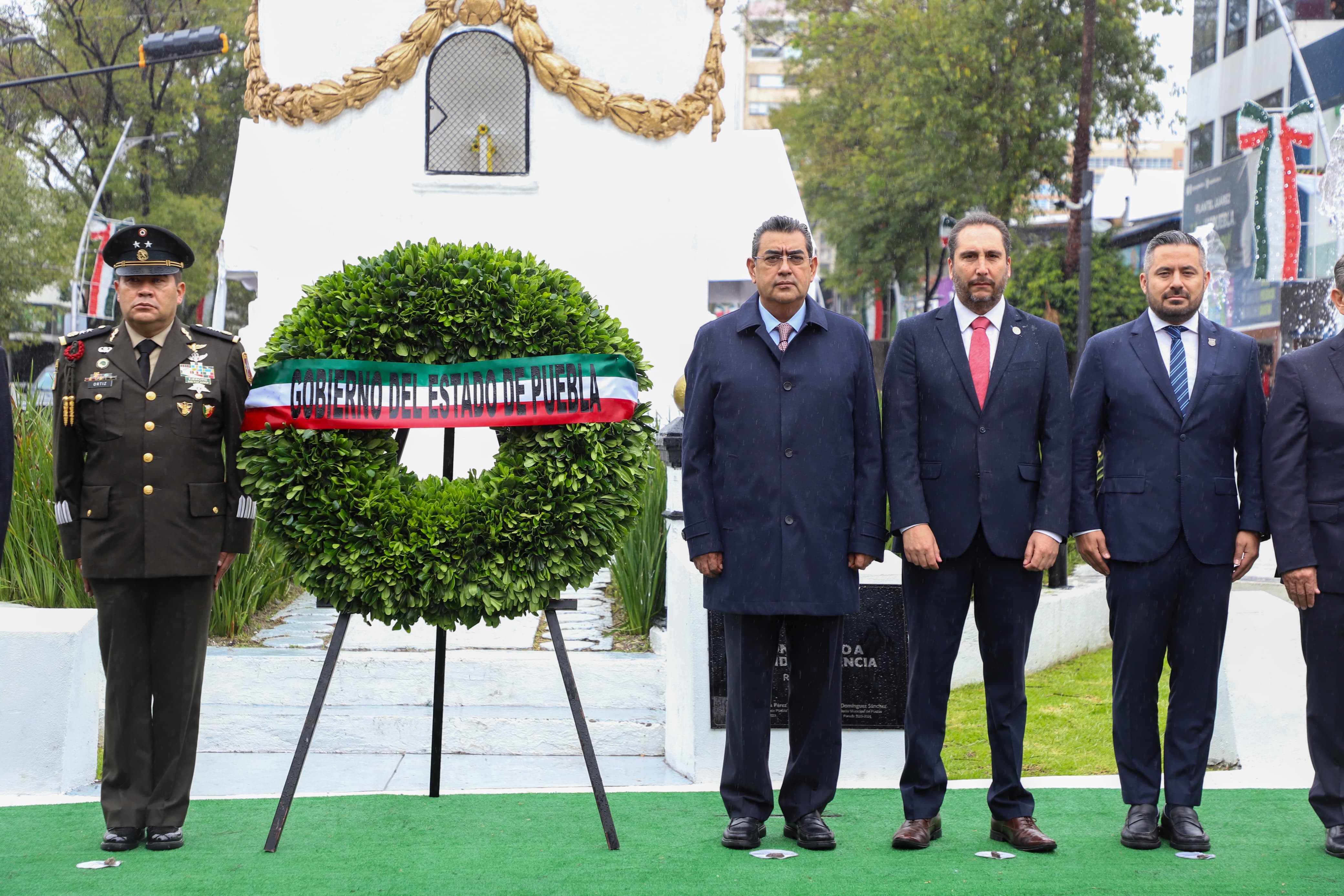 Céspedes encabeza ceremonia por 203 Aniversario de la Consumación de la Independencia