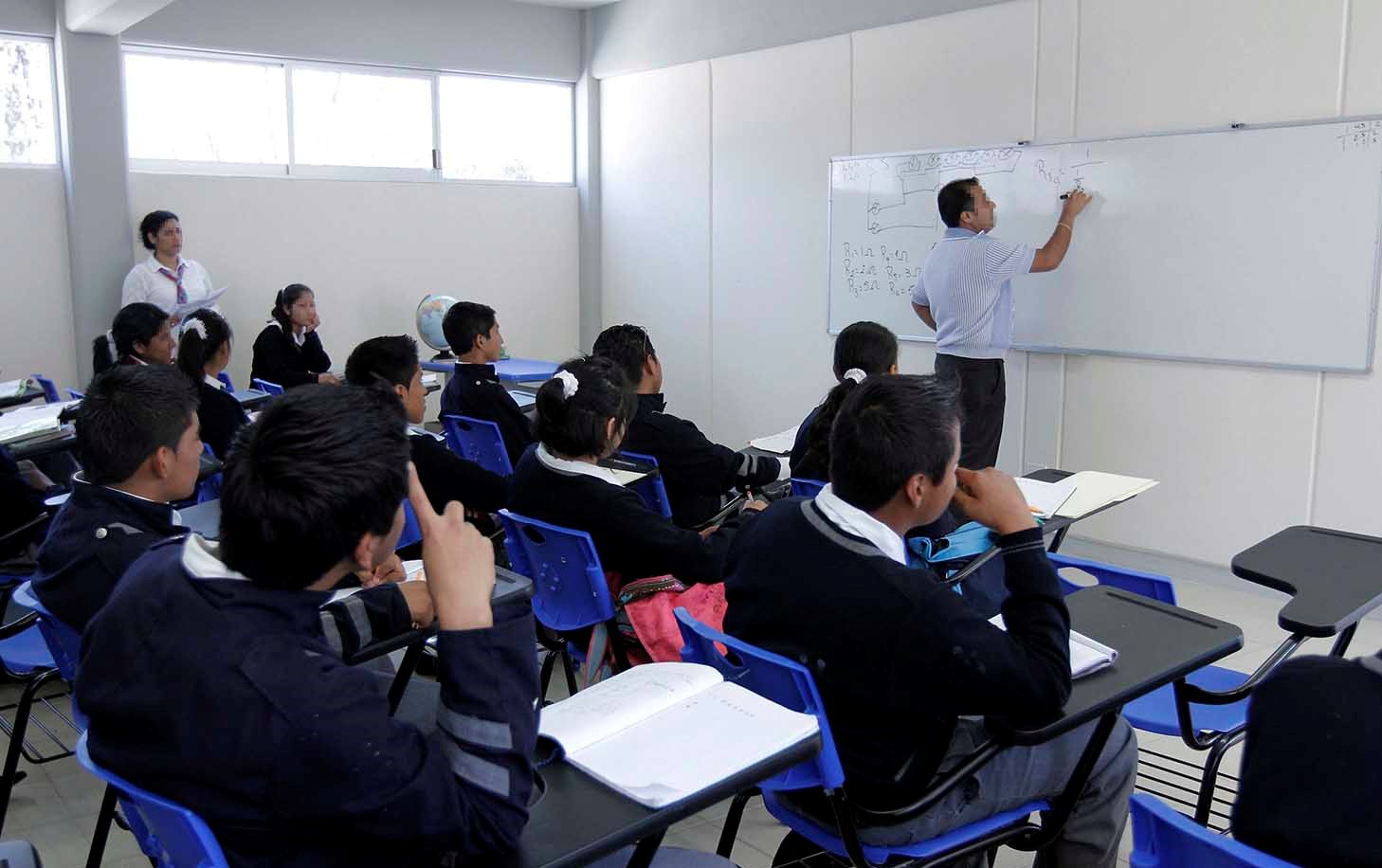 Tras enfrentamiento, analizan reanudar clases en Palmarito el 10 de mayo