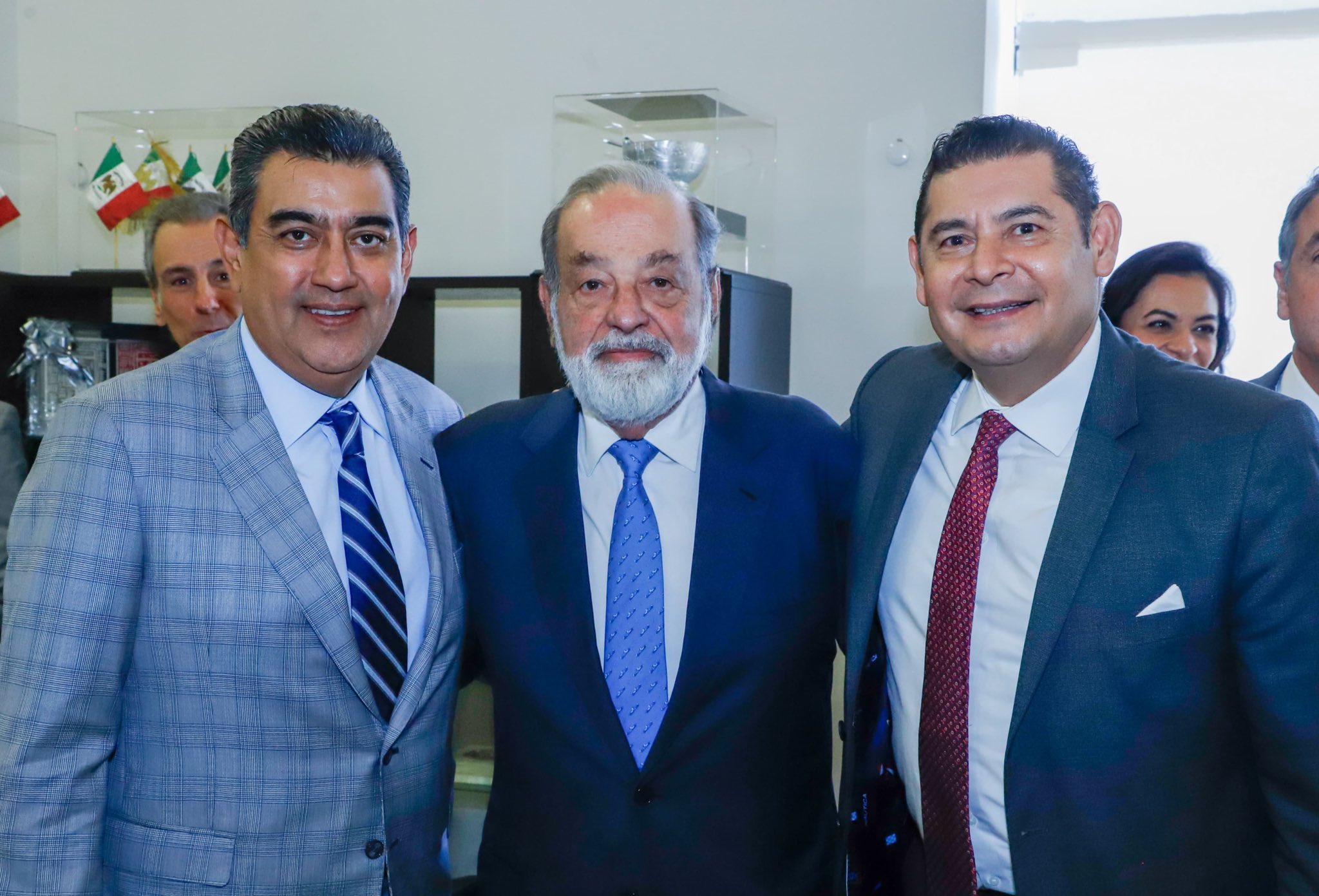 Céspedes y Armenta platican con Carlos Slim sobre inversiones y centros históricos