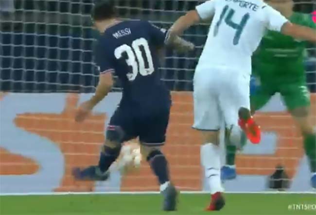VIDEO Messi anota su primer gol con el París Saint-Germain