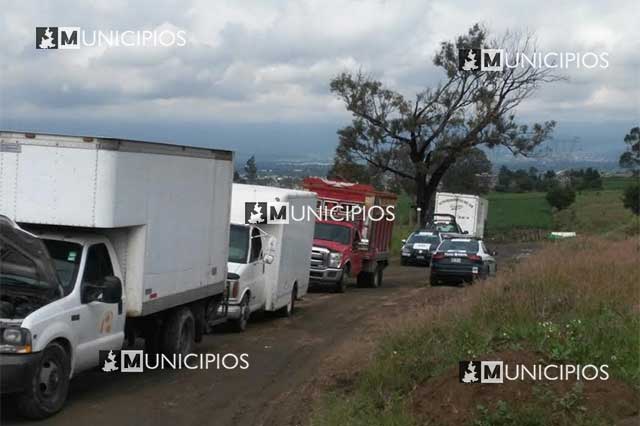 Nuevo golpe contra el huachicol en Texmelucan, aseguran 21 camionetas