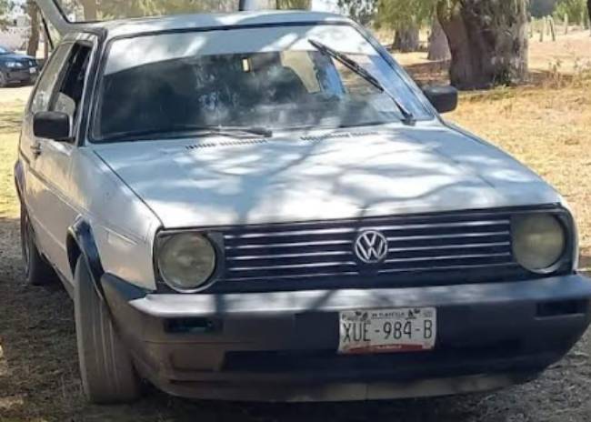 Le roban su auto que dejó estacionado afuera de su casa en Tecamachalco