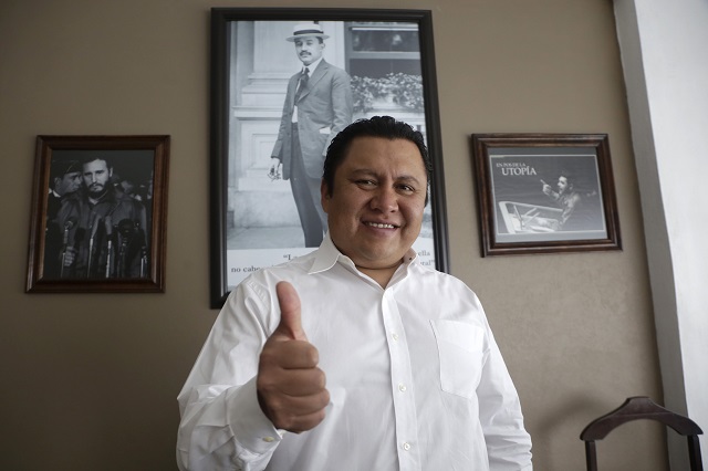 Repite Gonzalo Juárez como líder sindical y desconoce entrega de bases