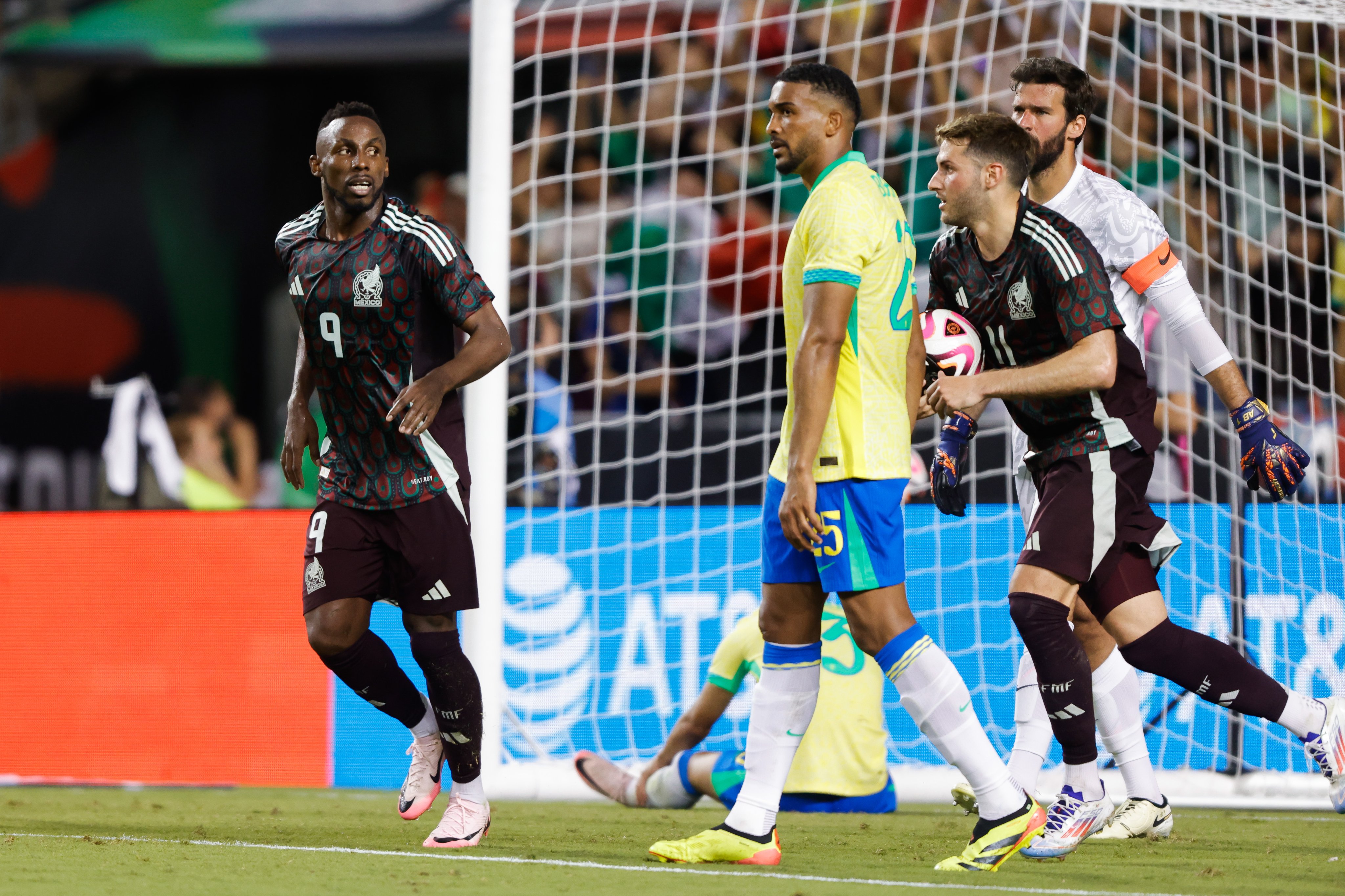 VIDEO México dio pelea a Brasil, pero termina perdiendo