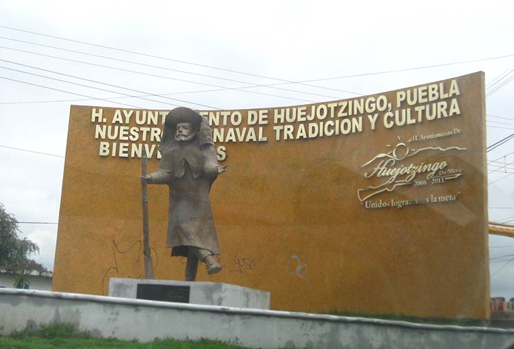 Grafiteros siguen dañando inmuebles y monumentos históricos de Huejotzingo