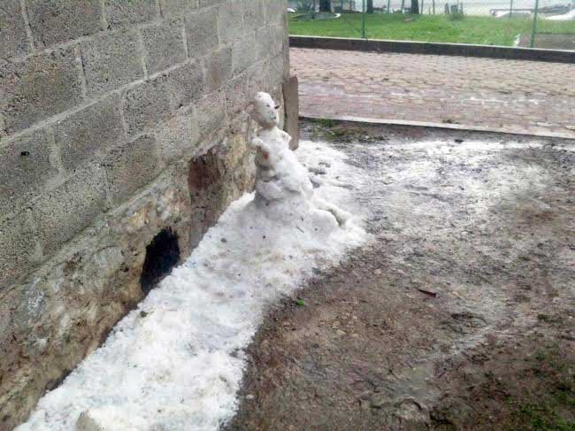 Afecta cultivos y 34 viviendas granizada en Zacapoaxtla