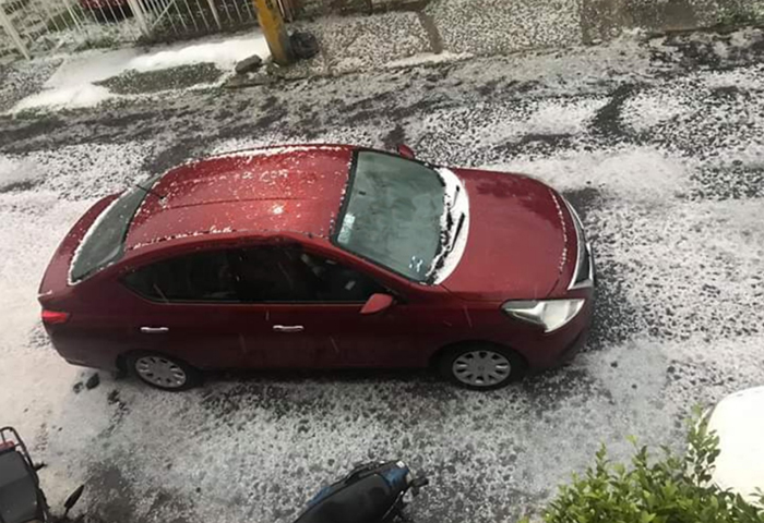 Fuerte granizada pone blanca a Puebla capital