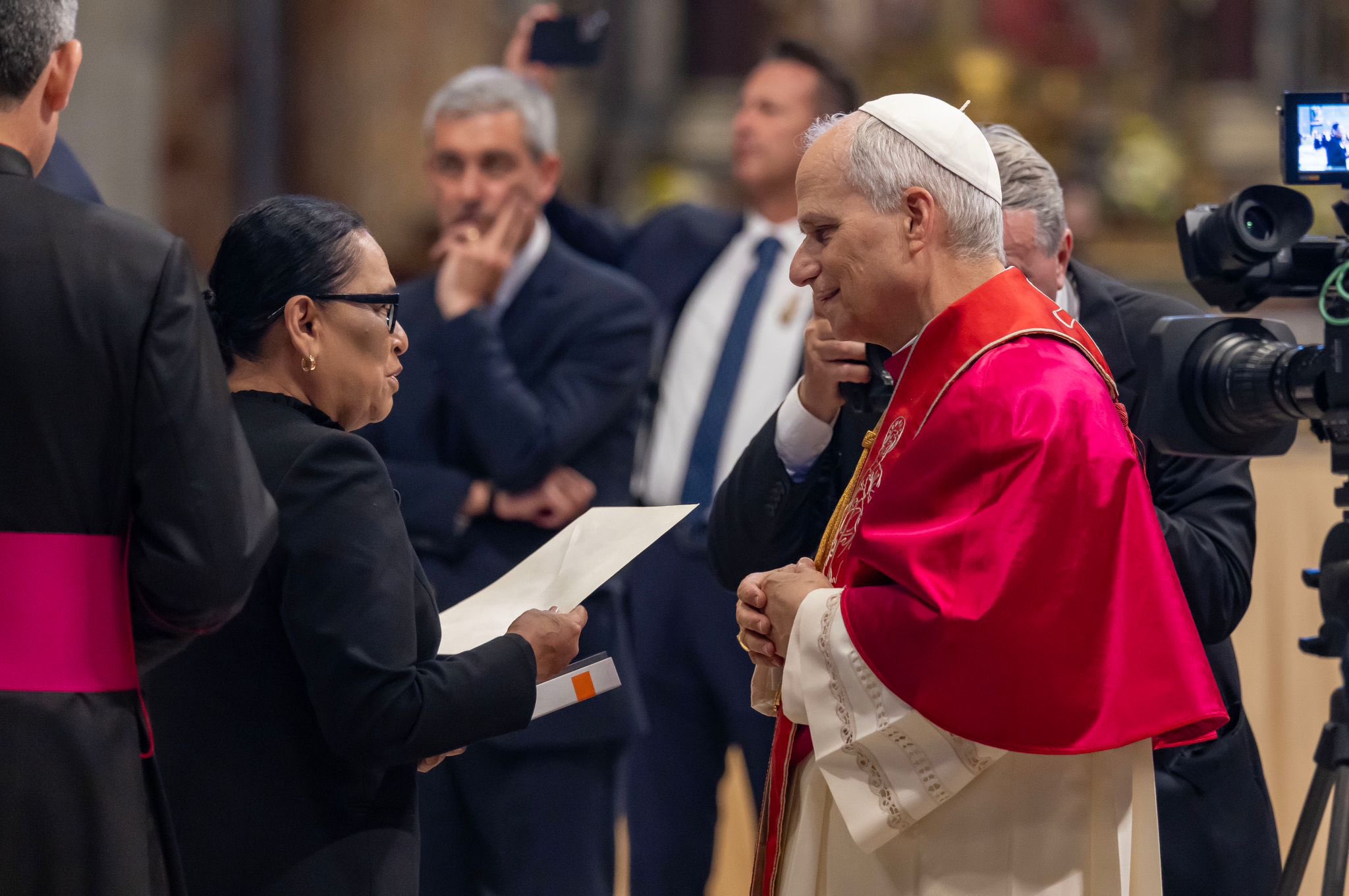 Papa León XIV envía saludos a Sheinbaum y a México tras recibir carta de invitación