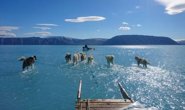 Revelan foto viral que muestra el deshielo en Groenlandia