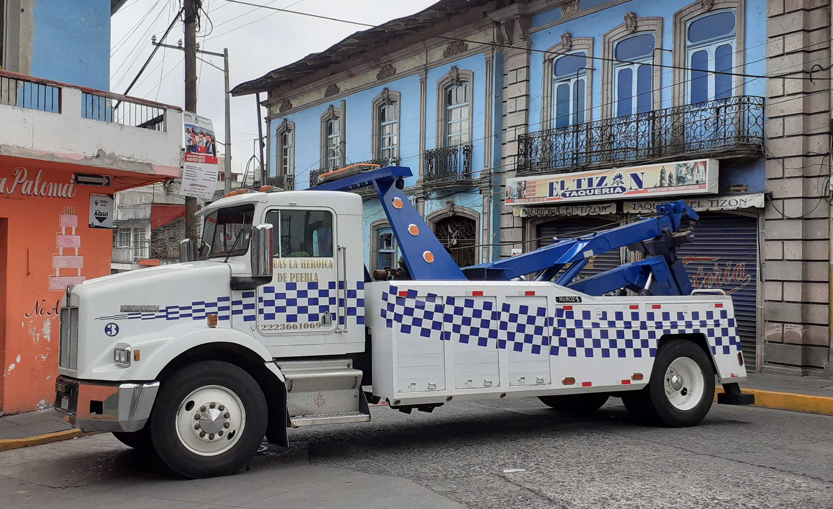 Bloquean calle principal de Teziutlán como medida vs Covid-19
