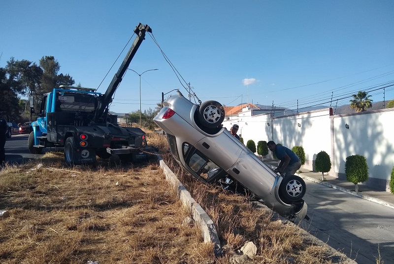 Denuncian cobro abusivo de grúas y corralones en 15 municipios de Puebla