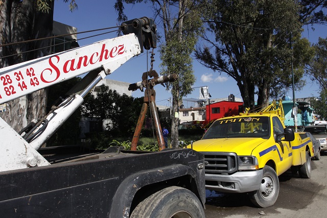 Hacen negocios millonarios con autos confiscados en la Fiscalía de Puebla