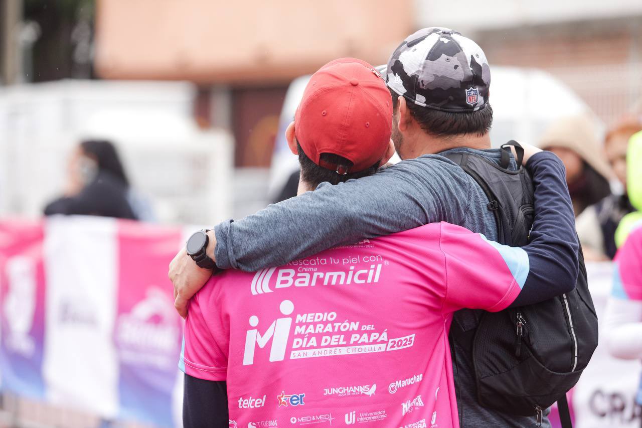 Festeja Lupita Cuautle a papás con Medio Maratón en SACH