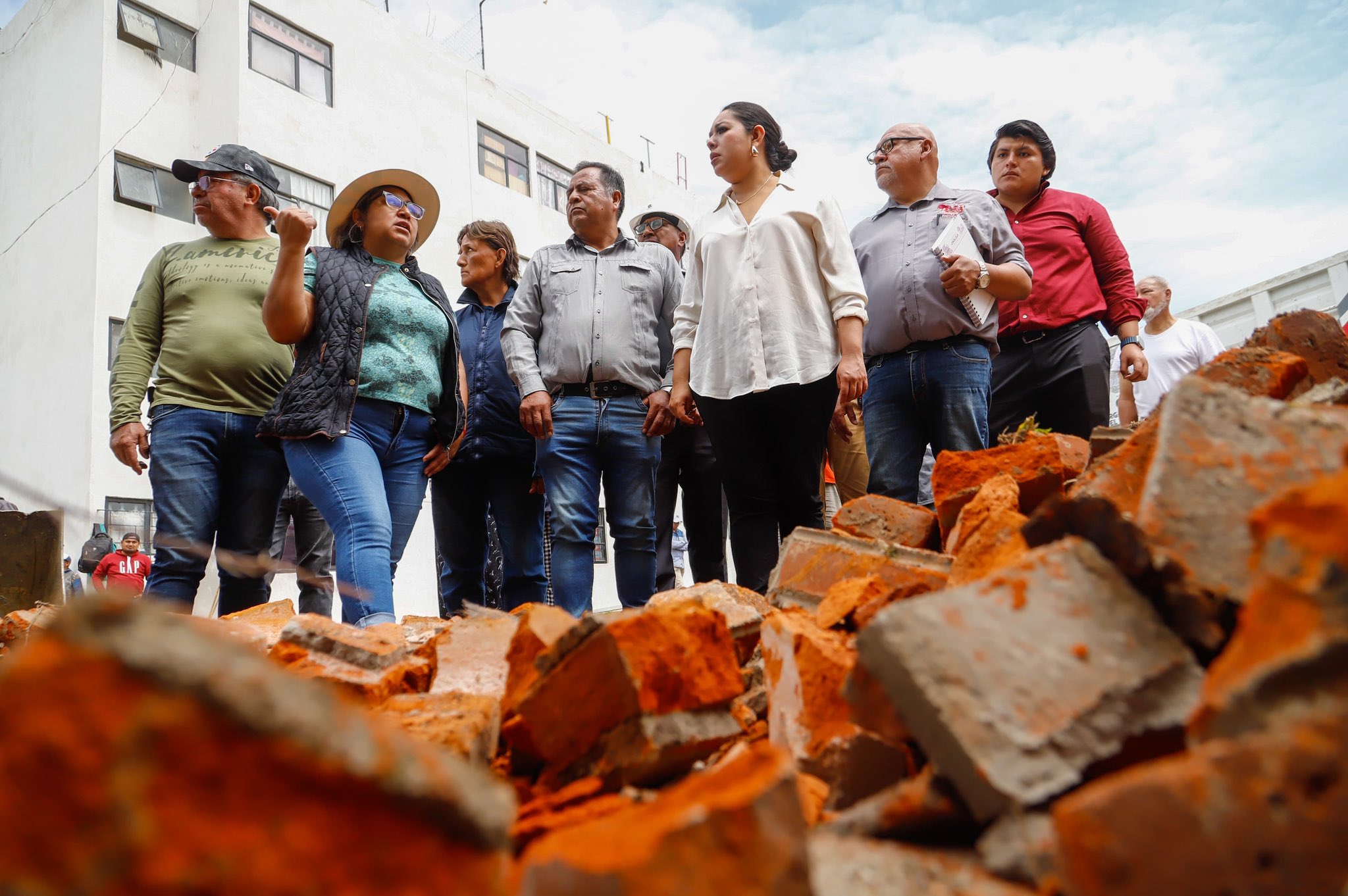 Gobierno de Tonantzin Fernández apoya a vecinos del fraccionamiento Arcoíris