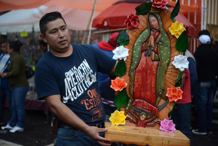 Unos 2 mil mixtecos salen de Izúcar a la Villita