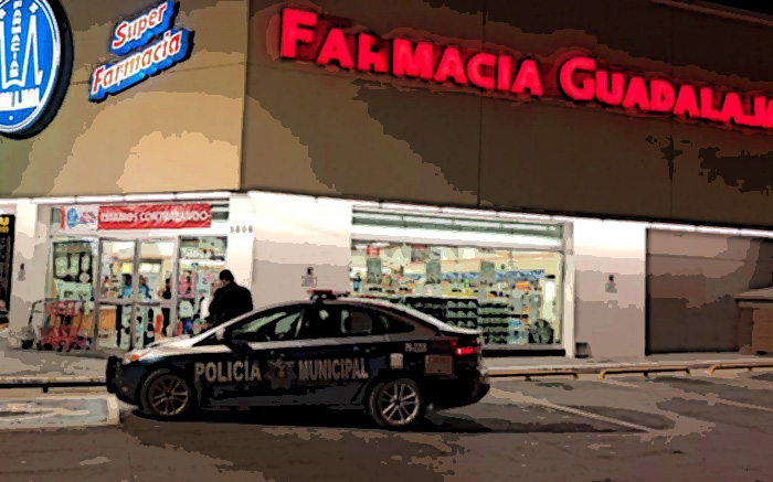 Hampones roban Farmacia Guadalajara y se llevan 32 mil pesos en Puebla