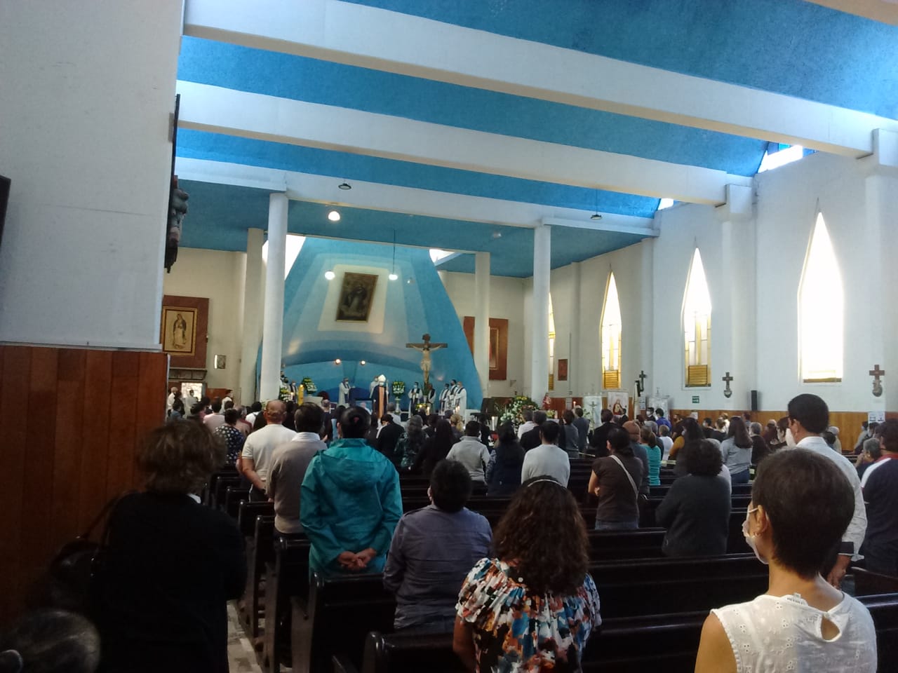 El padre Gus, siempre comprometido con el prójimo