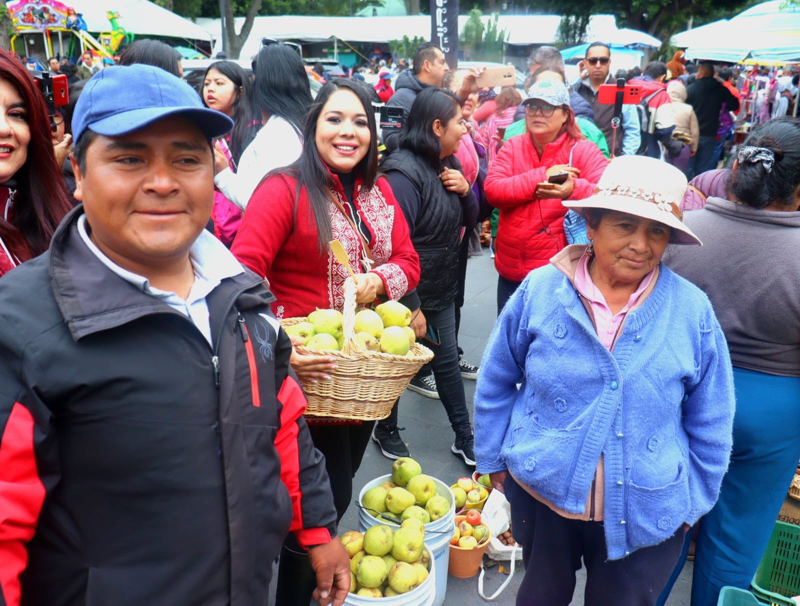 Hierbas, verduras y cazuelas, intercambió Tonantzin Fernández