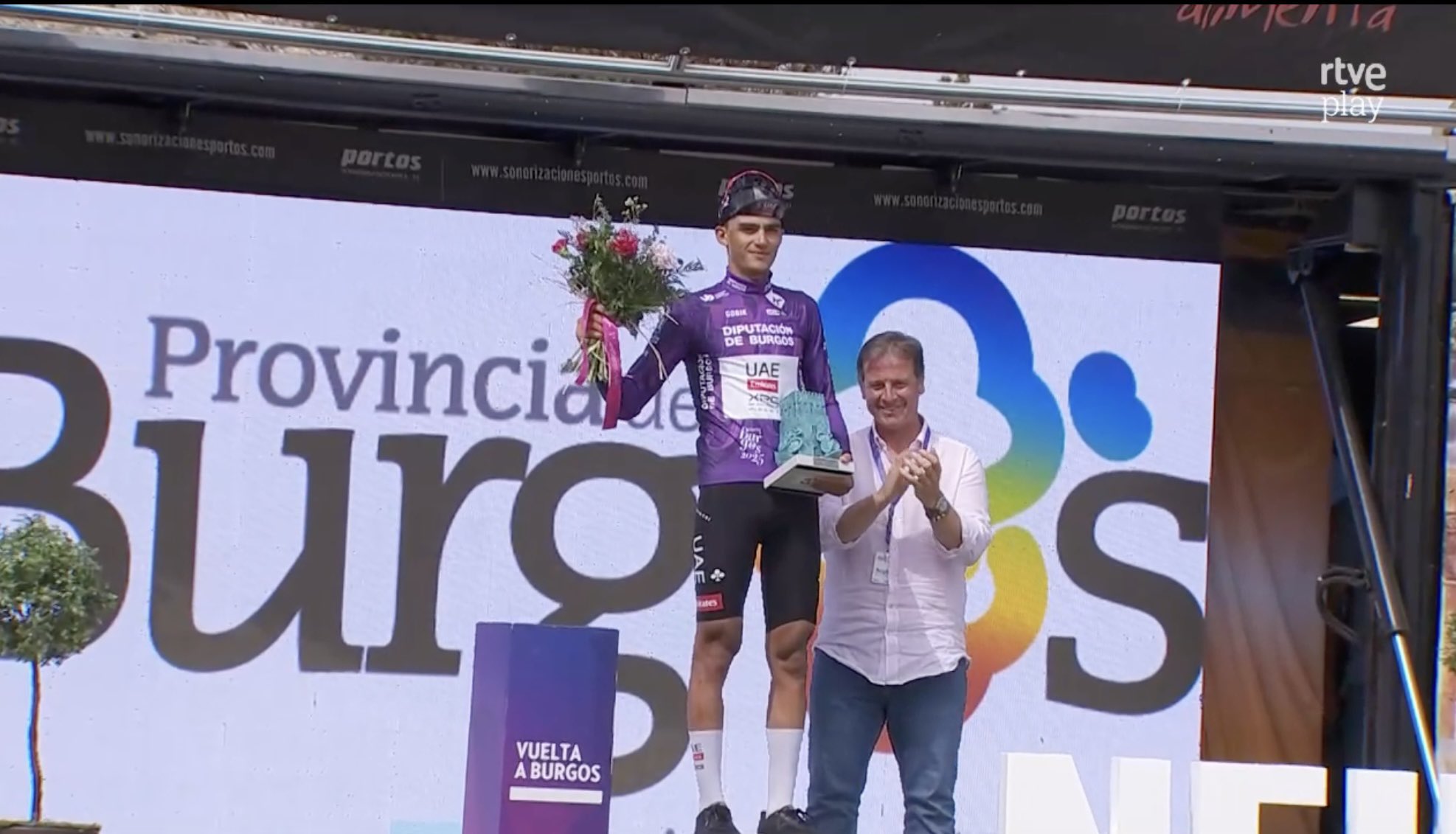 El ciclista mexicano, Isaac del Toro, gana la Vuelta a Burgos