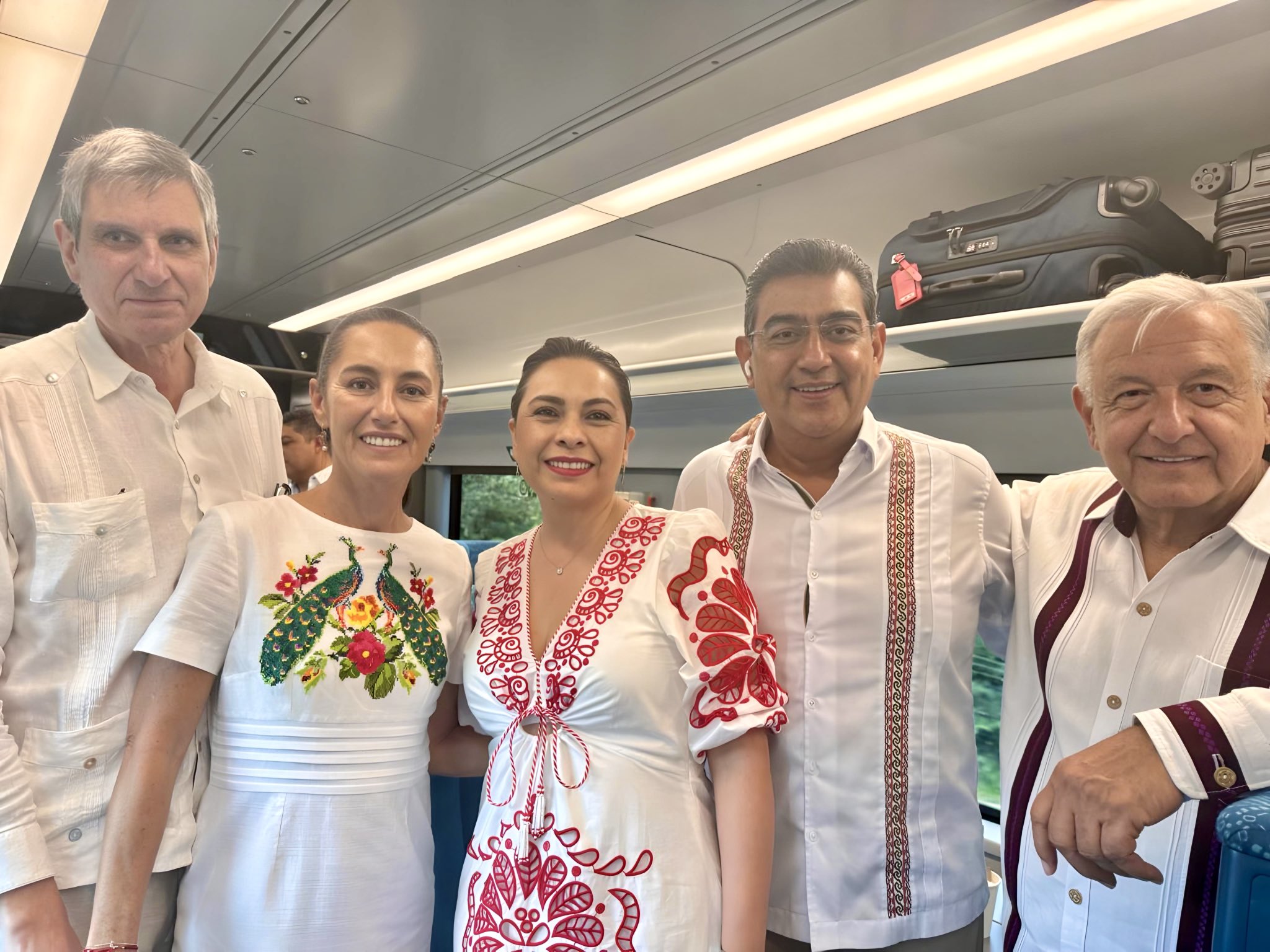 AMLO, Sheinbaum y Cespedes, realizan recorrido en el Tren Maya