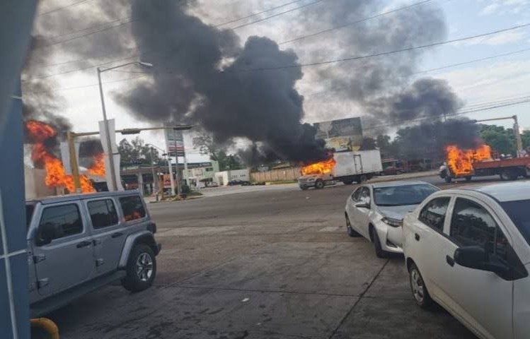 VIDEO Ya cinco días de enfrentamiento en Culiacán, Sinaloa