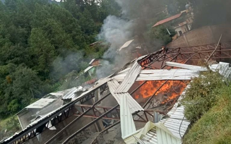 Una pipa explota en Veracruz y deja 12 viviendas dañadas 