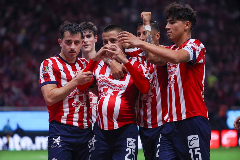 VIDEO Guadalajara le corta la melena a León y gana 2-0