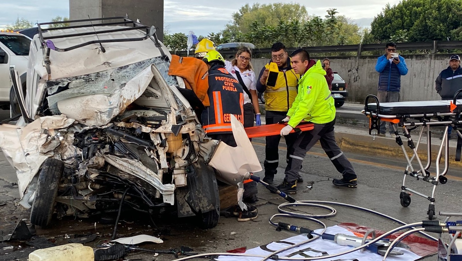 Fuerte accidente en la México-Puebla deja 3 personas graves