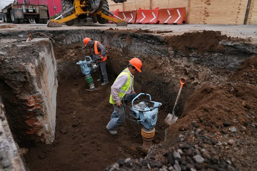 Con obra exprés atienden socavón de calzada Zaragoza en CDMX