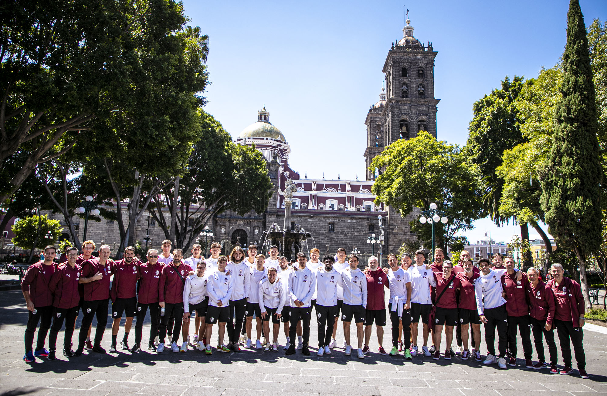 VIDEO Valencia ya está en Puebla y recorre la ciudad