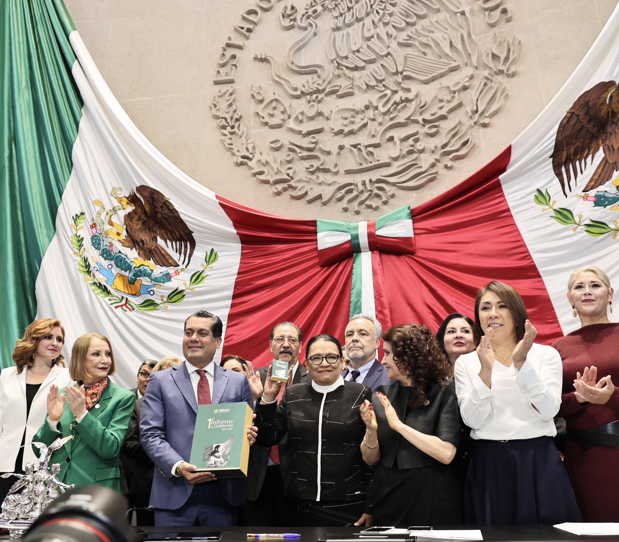 Rosa Icela Rodríguez entrega en Cámara de Diputados I Informe de Gobierno de Sheinbaum