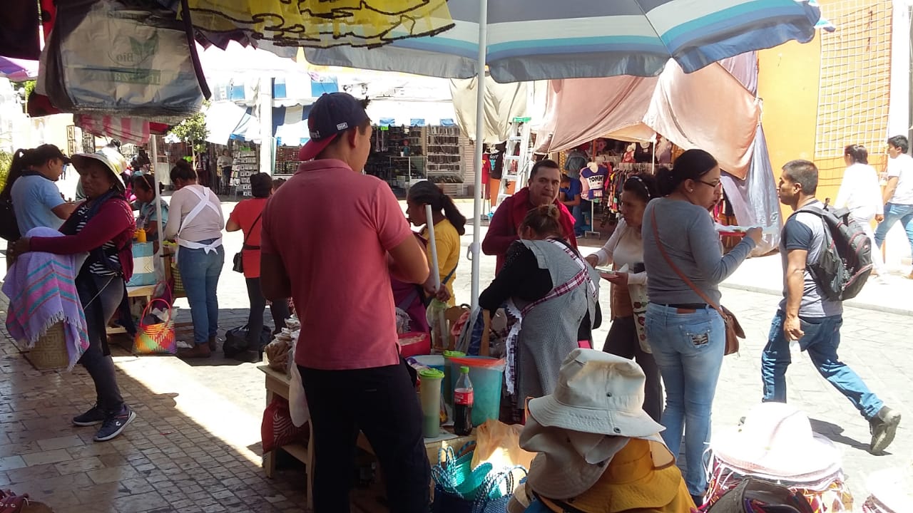 Se retiran comerciantes ambulantes de calles de Tehuacán por covid-19