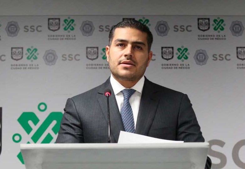 Harfuch, fuera del país tras amenaza