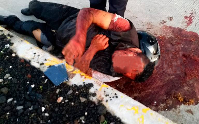 Encuentran motociclista lesionado frente al Tec de Monterrey
