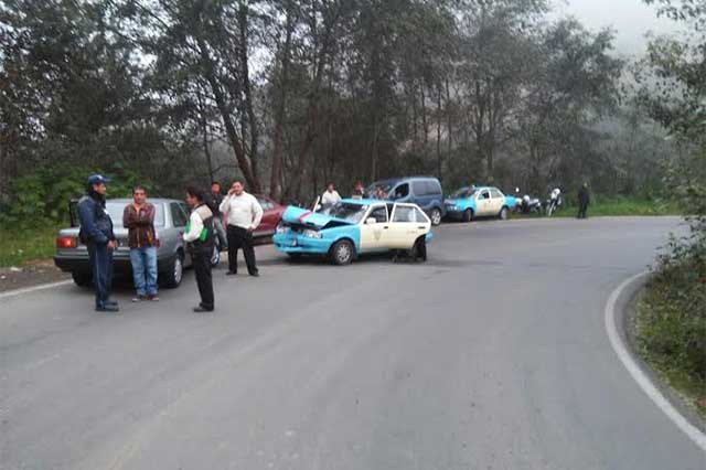 Deja 4 heridos choque en la Zacapoaxtla-Tlatlauquitepec